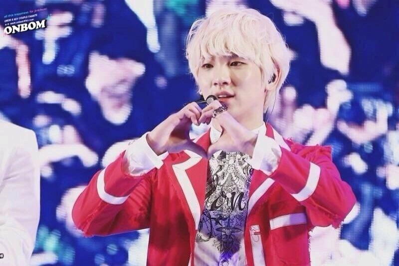 yumayuri1's tweet photo. 키범오빠생일축하합니다!!!
사랑합니다!!!SHINee화이팅!!!!!
#Happy25thBirthdayKEY
#HappyBirthdayKey
#Hapy25thKeyDay
#키범아생일축하해
#HappyKeysDay http://t.co/R3ZP6vQQF1
