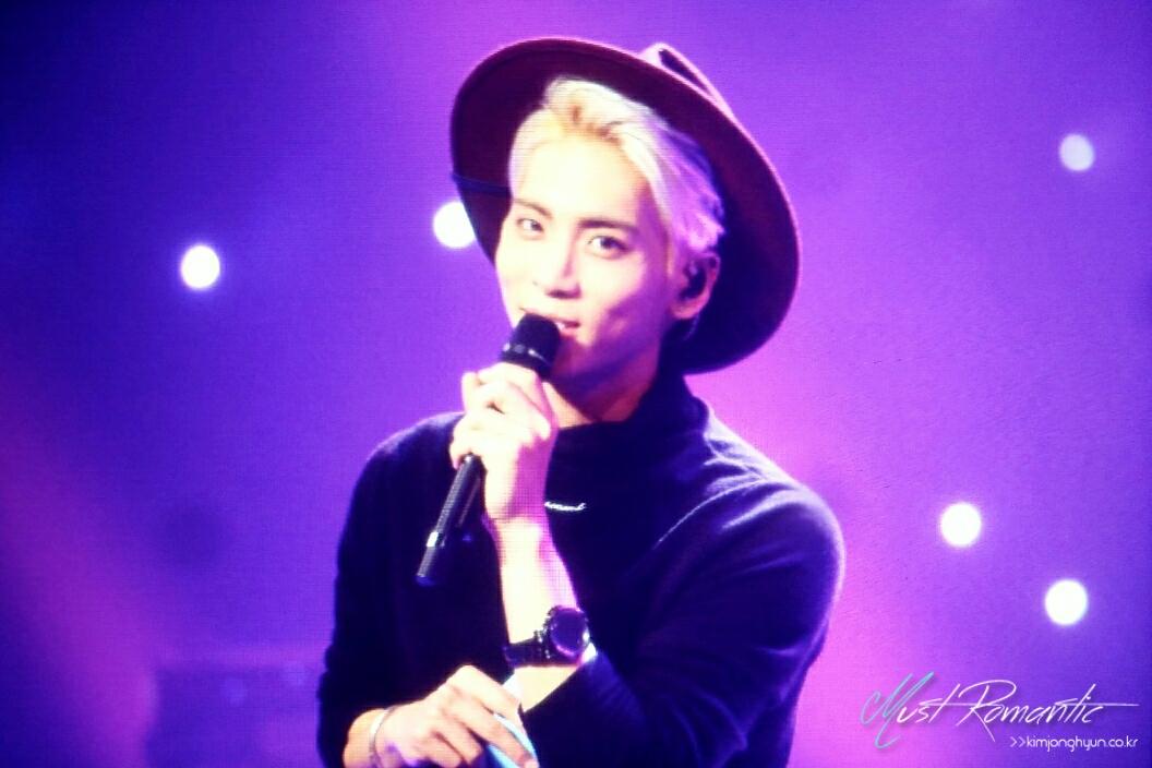 150922 Jonghyun @ 'Blue Night Concert.'  CPhM6LnVEAAG3E7