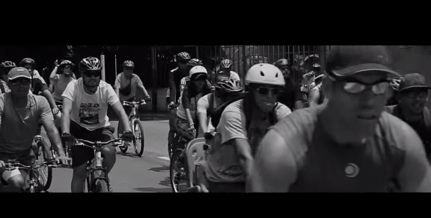 contrapuntovzla's tweet photo. #VIDEO Así celebró Caracas el #DíaMundialSinAutos @AcuCcs @ENCUve @Biciactivo @Bici_Aventuras http://t.co/WRJRXRwb2l http://t.co/mkhUh2PTRo
