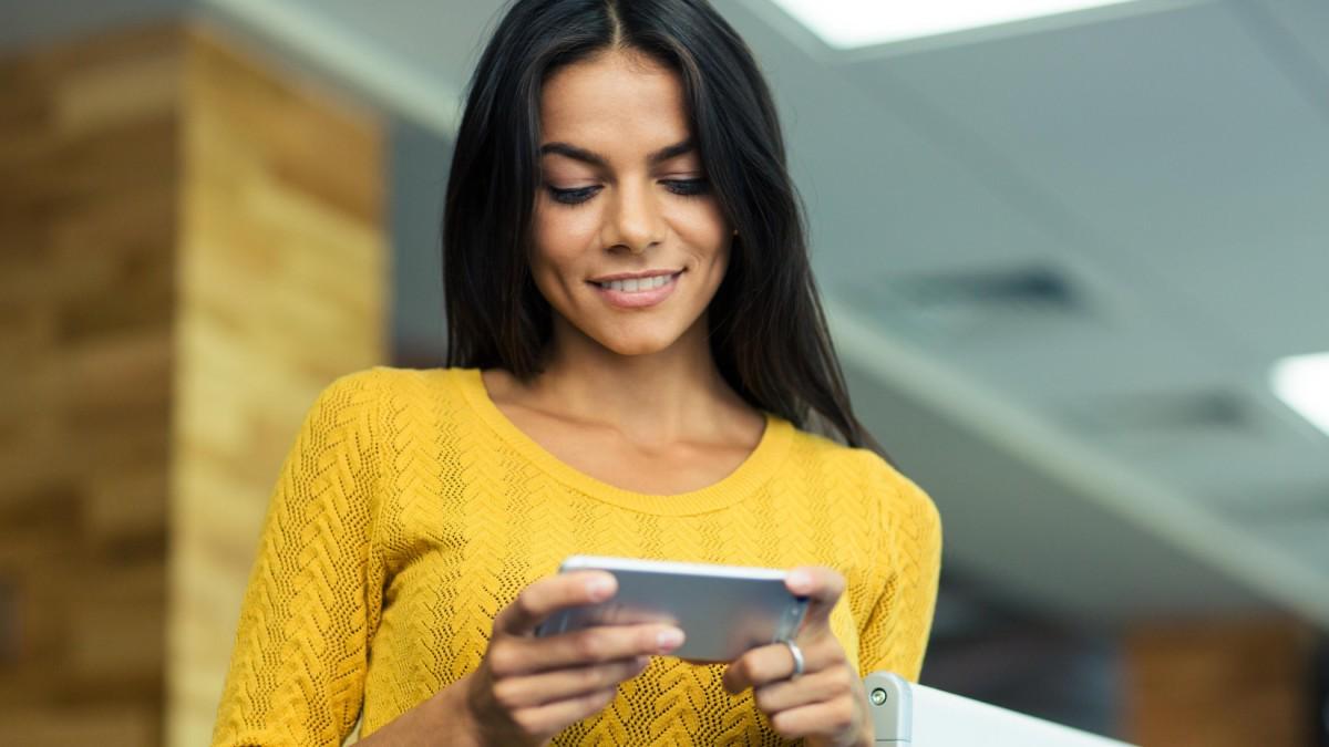 Most people read your emails on the go. How to optimize them to be more effective: adobe.ly/1WgbJqn