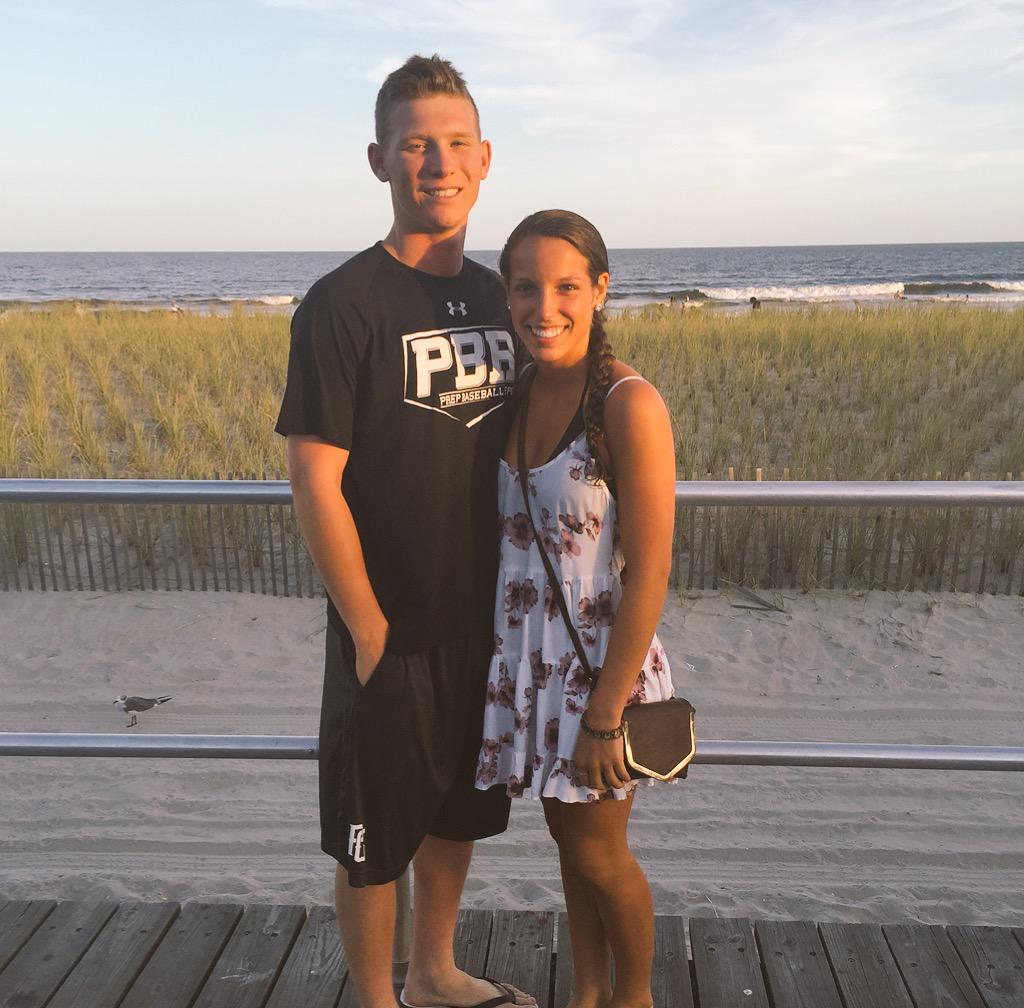 _Sicario26's tweet photo. Happy birthday to my day one ✊🏻❤️ the big 1-7! Love you B❤️ #STATEEEE http://t.co/EjfveKIUq3