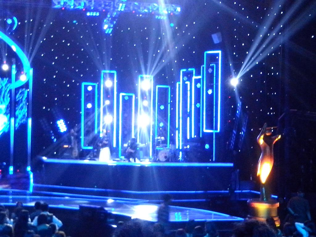 Adem bgt dengerin <a href="/payungteduh/">payungteduh</a> "Untuk Perempuan Yang Sedang Dalam Pelukan" #18thAMIawards2015 #amiawards2015