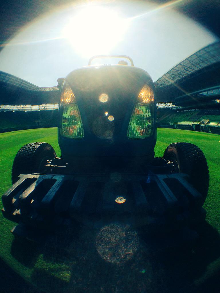 85gabormolnar's tweet photo. The day today...Verti day ;)  #budapest #groupamaarena #hungary #mrpitch http://t.co/B4D526zy7V