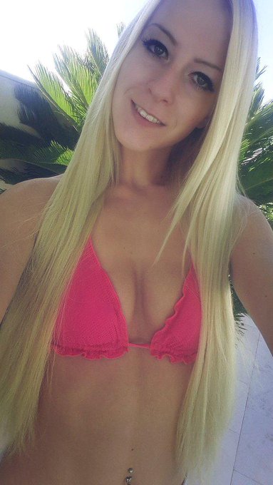 Gr&uuml;&szlig;chen ? mrhr gibt's auf http://t.co/rpjvxWfFV5 http://t.co/uRwU8uIsVq<a href="/tag/blonde"class="tags"><span>#blonde</span></a><a href="/tag/bentley"class="tags"><span>#bentley</span></a><a href="/tag/mallorca"class="tags"><span>#mallorca</span></a><a href="/tag/livecam"class="tags"><span>#livecam</span></a><a href="/tag/lialucia"class="tags"><span>#lialucia</span></a>