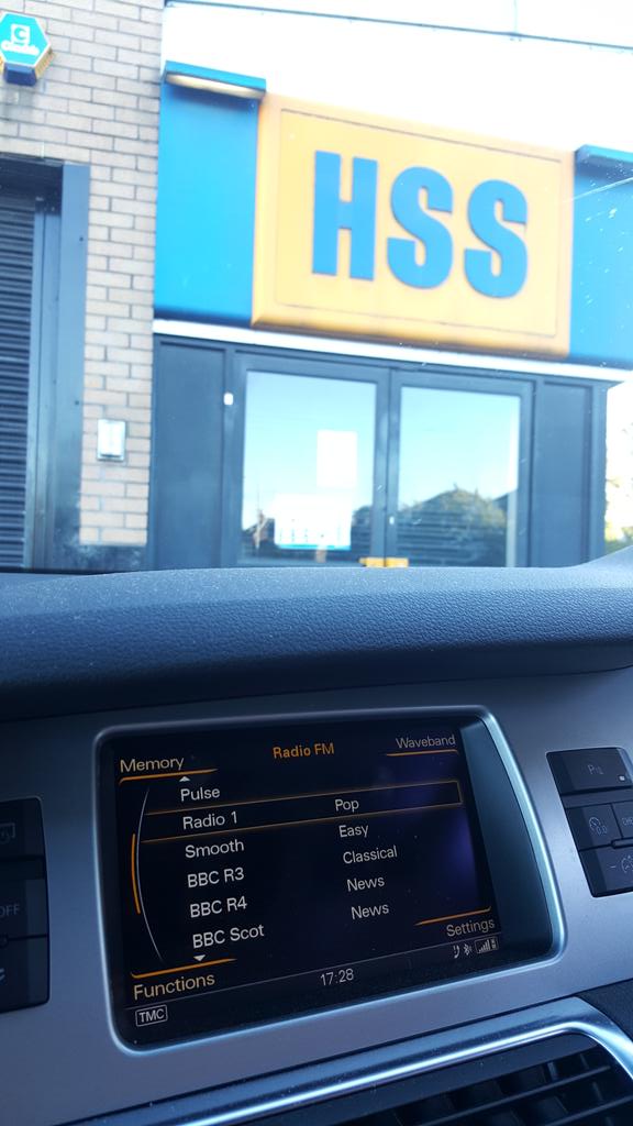 ChristinaKerr1's tweet photo. @HSSHire called your crow road branch they said they close at 17:30 sharp and I better be quick...sharp mean early? http://t.co/UTa2RpYv46