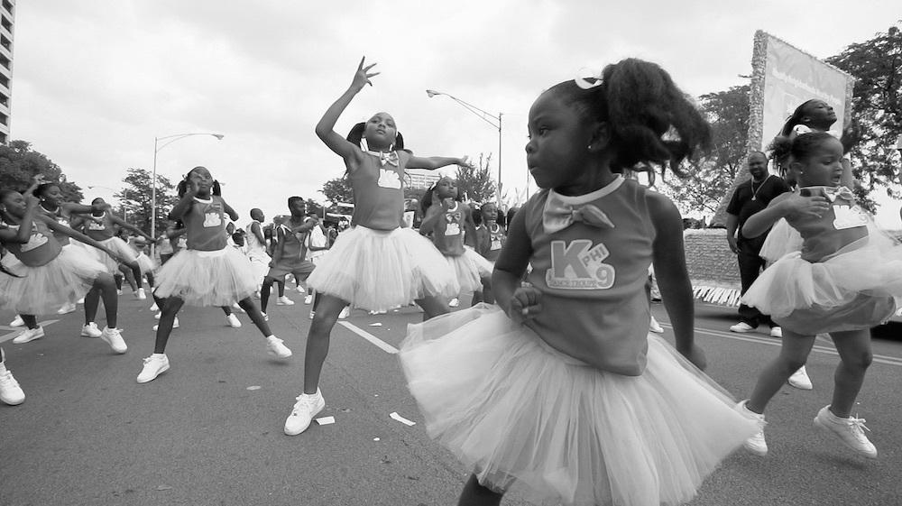 VICEhoroscopes's tweet photo. Bang’n on King Dr.: footworking the Bud Billiken Parade w/ @rp_boo_ , #kphi9, + @we_the_era_ http://t.co/bfPts0L1xA http://t.co/LQzLELR1hg