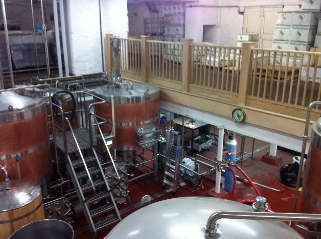 roborton41's tweet photo. Used T90 & Leaf #PacificJade for today's Single Hop IPA. Great to be micro brewing again! #NiceClock @CharlesFaram http://t.co/9A3XGubjMi