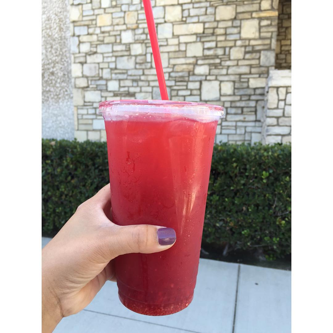 DowneyFM's tweet photo. Fresh raspberry lemonade! http://t.co/v581KHZXS2