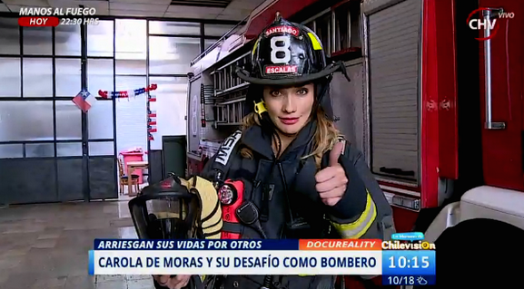 ¡Lo hizo otra vez! Carola de Moras sorprendió a todos con su papel como bombero bit.ly/1gKbRyd