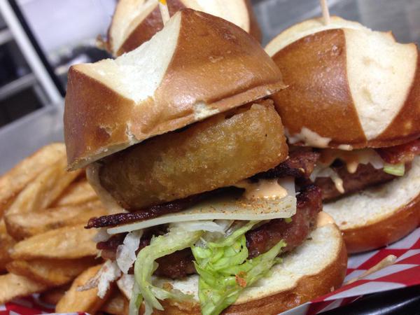 EntMarkham's tweet image. Daily Feature- @ShopsysMarkham This food truck has been doing some serious work this summer. I've seen it everywhere!