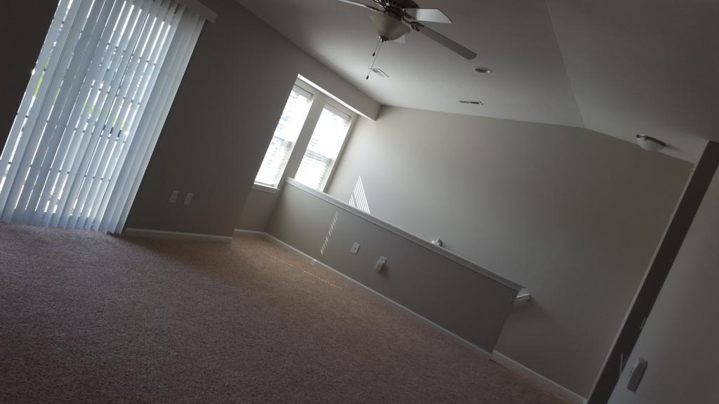 WHATZHOTANDNOT's tweet image. So I finally picked a place. I fell in 💖 with the kitchen and cathedral ceilings. It's a 2bd rm/2 bath #EnoughForMe