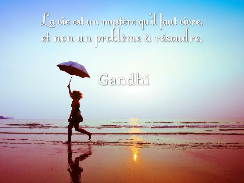 Newelly_Blog's tweet image. "La vie est un mystère qu'il faut vivre, et non un problème à résoudre." - Gandhi