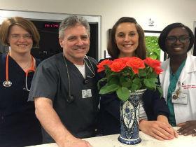 RemarkableNH's tweet image. Very remarkable! Every week Frank Drew brings flowers to his colleagues in the ED at NHHAMC. novanthealth.org/employee-conne…