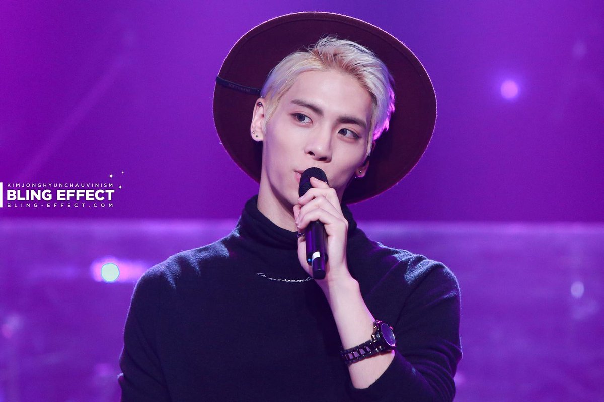 150922 Jonghyun @ 'Blue Night Concert.'  CPhlL4aUsAAxo0C