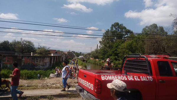 Caída de autobús deja 25 lesionados en Tlaquepaque - CPhowsgUcAAJcuY
