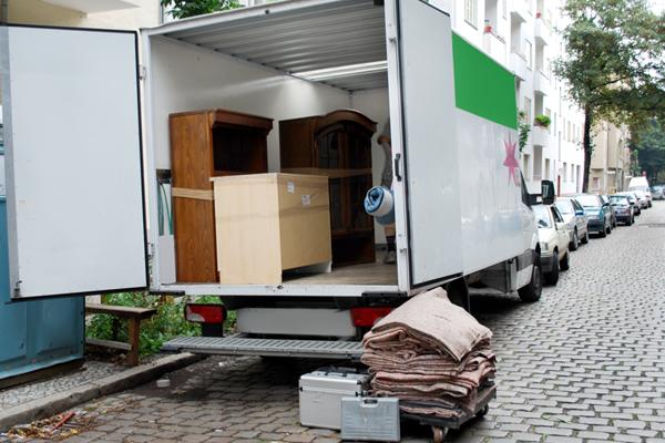 densmallmoves's tweet photo. 5 tips for end-of-summer move https://t.co/ZaBwmo1P5o via @washblade 
Make it even easier call us for a price quote! http://t.co/SoqwLxJoHU
