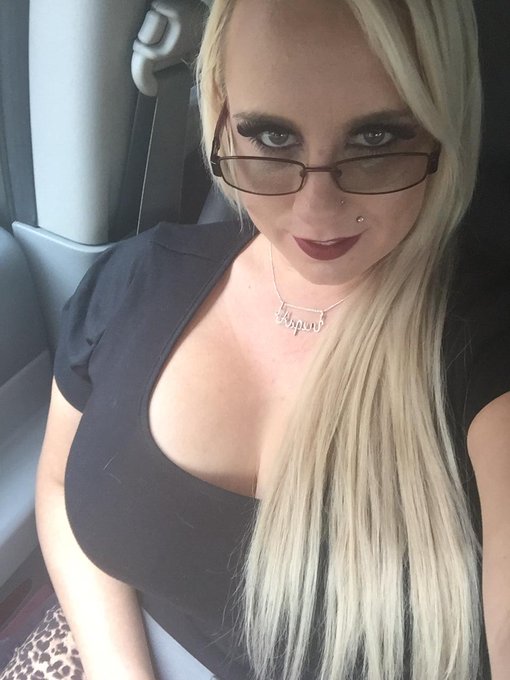 Care to meet me somewhere? I dare you. 💋 http://t.co/U4PkawLoMG<a href="/tag/highwayhorny"class="tags"><span>#highwayhorny</span></a>