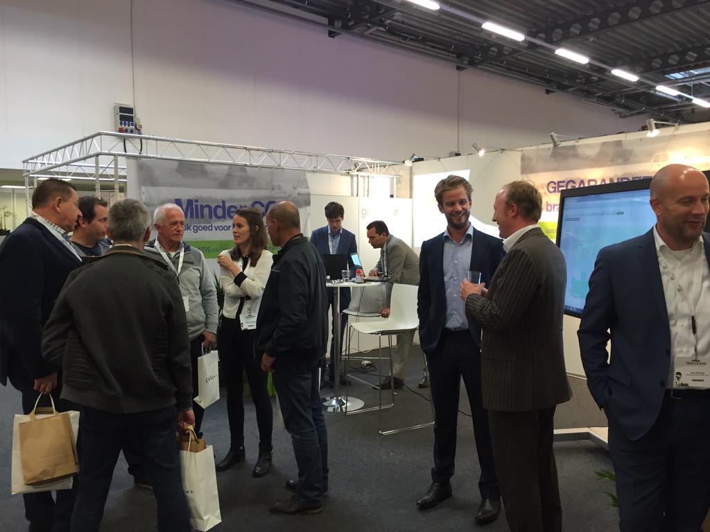 GreenStarNews's tweet photo. Vandaag leuke en waardevolle beurs @TaxiProNL @TaxiExpo. Leuk iedereen  gesproken te hebben!! http://t.co/1A5JhJKlC4
