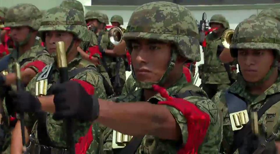 EPN inaugura instalaciones de Campo Militar de Morelos - CPhvR_PWEAAEIT6