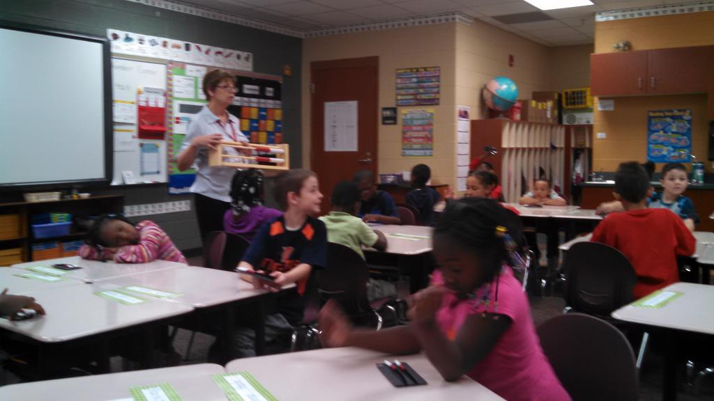 Seminole_Acad's tweet photo. Using our Number Racks to "make 7" (and other numbers less than 10.) #firstgradeaddition http://t.co/YnJb17SLke