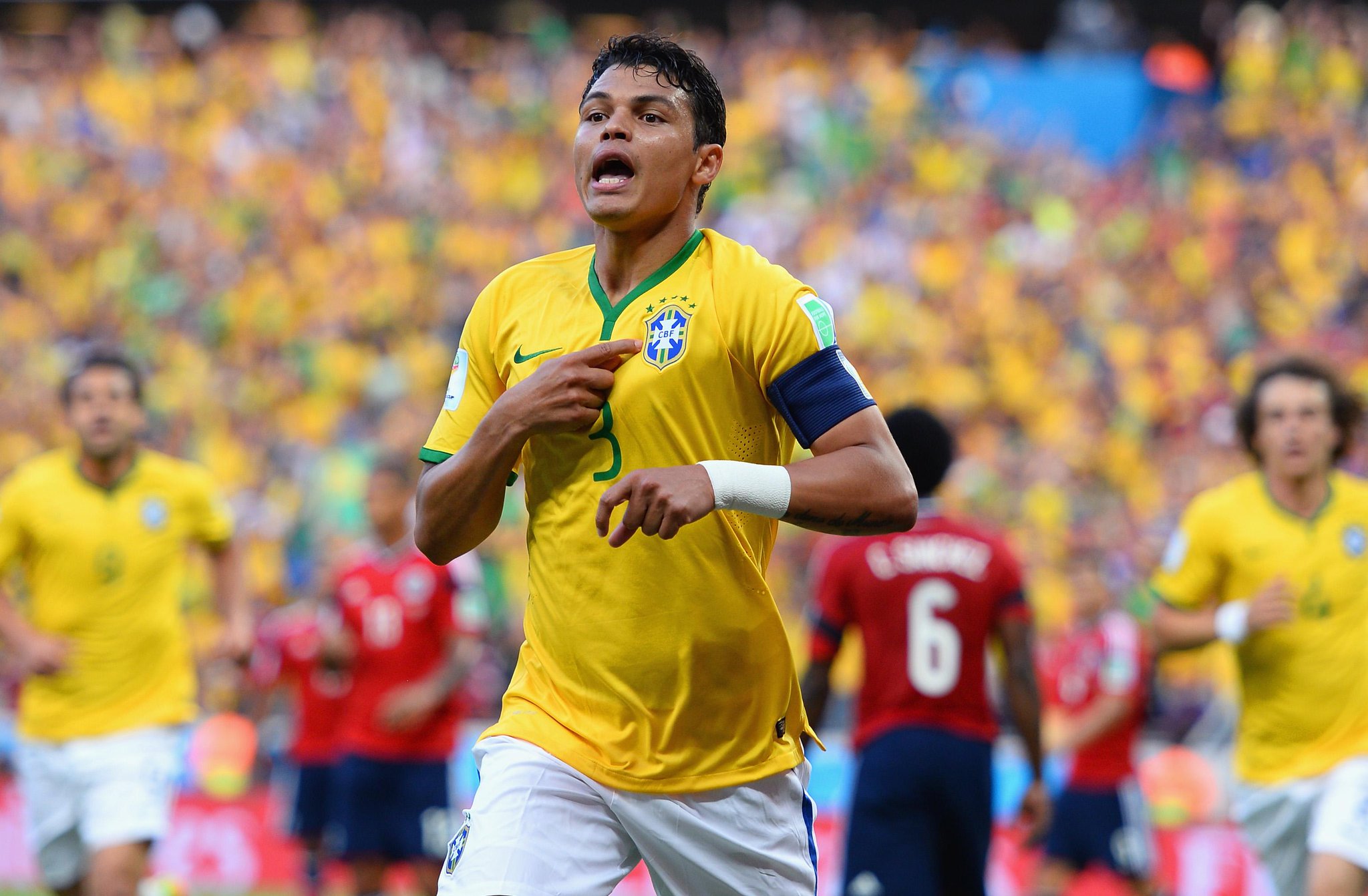 Happy 31st birthday to Brazil defender Thiago Silva! 
 