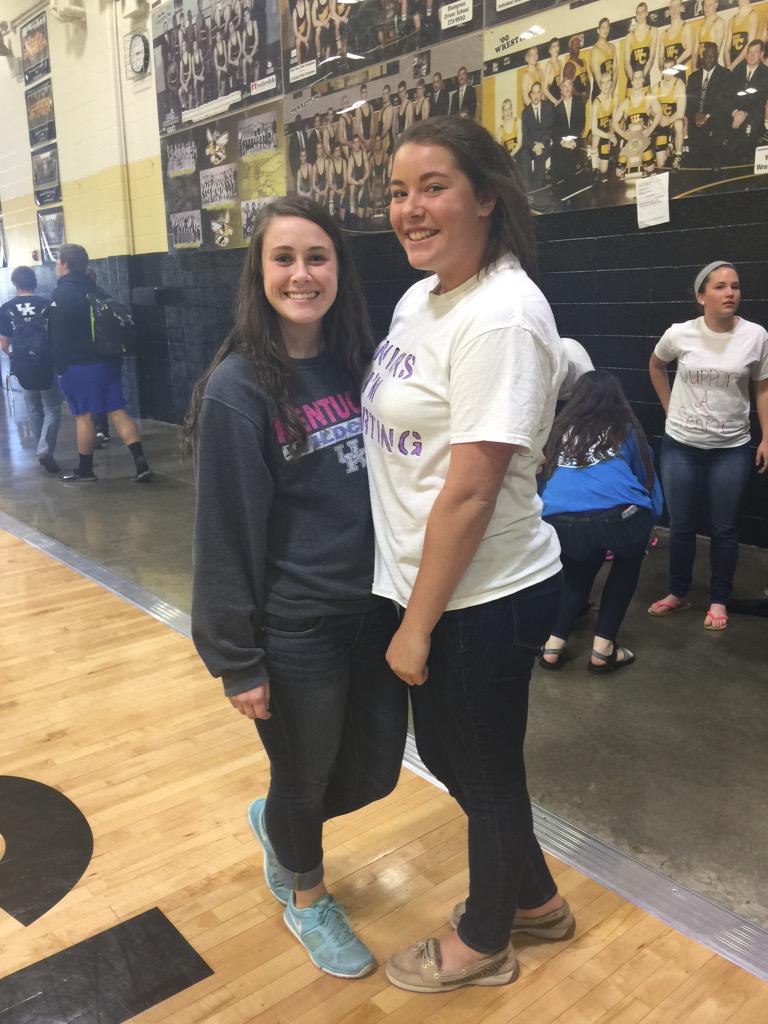 caitlin_karo's tweet photo. gonna miss my softball seniors😭 @caitlin_1210 @morganleegrose #SupportASenior http://t.co/HynqSqWlUN
