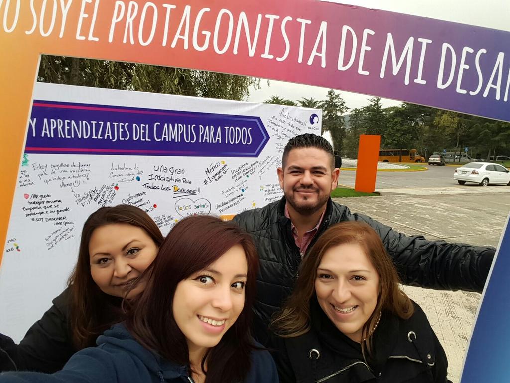 AlexemiArroyo's tweet photo. Estas sonrisas reflejan  el orgullo de ser Danone  y vivir Campus #YoSoyTlalpanBnf #campuspatodos @CampusParaTodos http://t.co/QPKwtY6mNH
