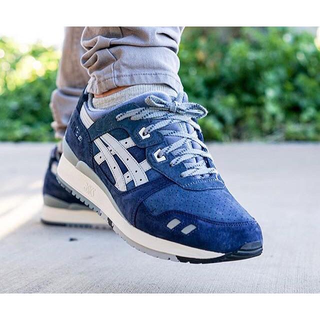 heldin Werkgever pianist Sneaker Shouts™ on Twitter: "On foot look at the J.Crew x ASICS Gel Lyte III  "Blue Ribbon" Sizes RESTOCKED -&gt; http://t.co/W1z7Wjb6Pa  http://t.co/t2HuDodnMr" / Twitter