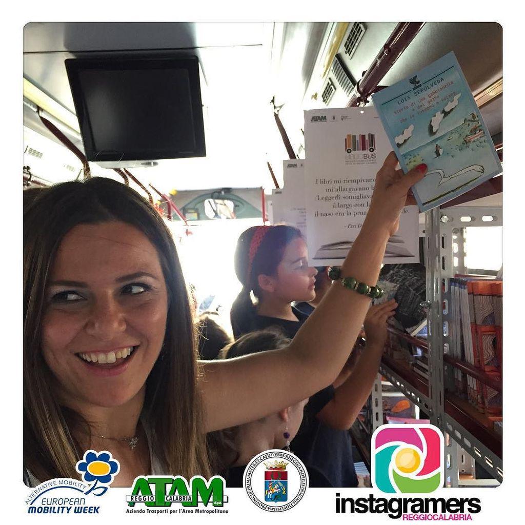 igers_reggiocal's tweet photo. Lo scaffale del dono! 
#igersreggiocalabria #reggiocalabria #igerscalabria #calabria #rcmobilityweek #instabook #eu… http://t.co/Vg44gElN1N