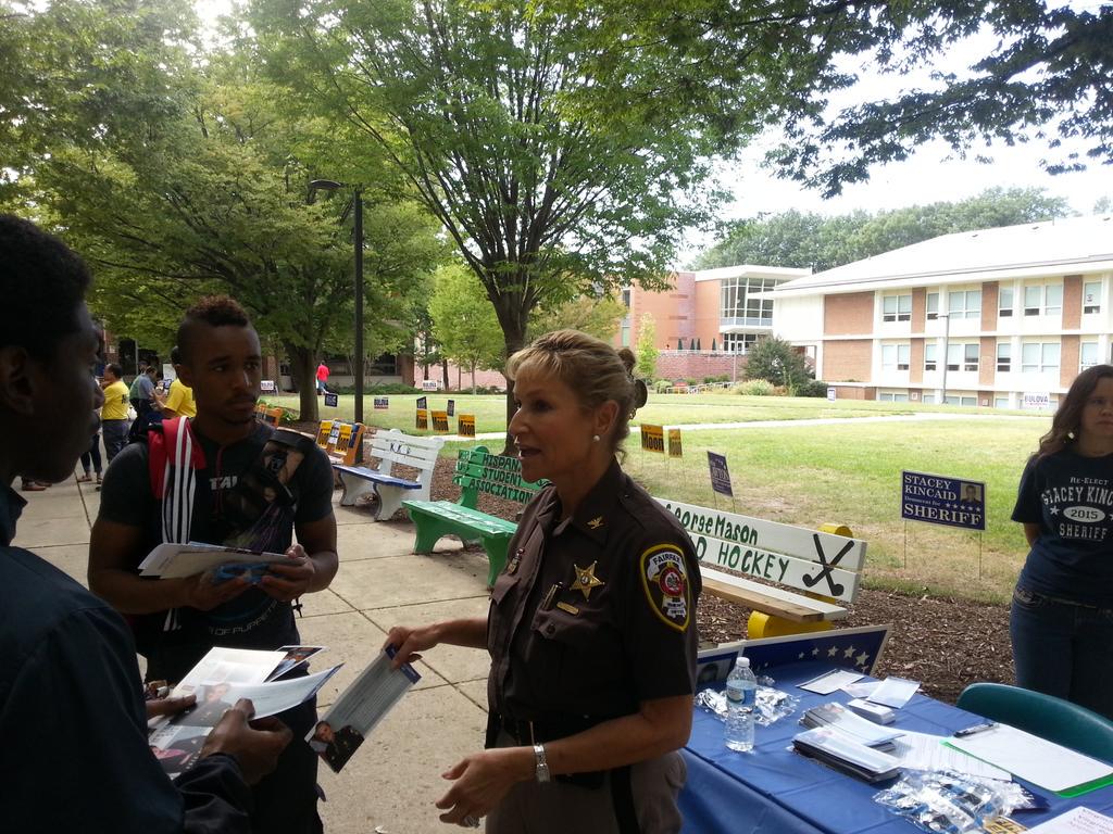 Having a great time with <a href="/GMUdems/">Democrats at Mason</a>!