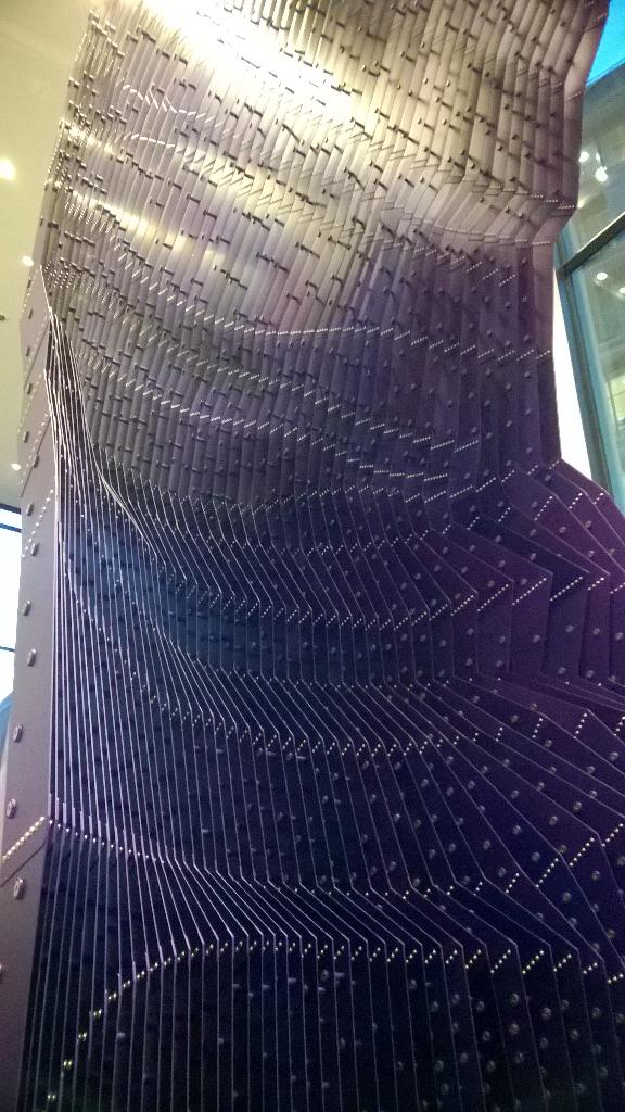 lenzoi_vlee's tweet photo. Great marriage of design and engineering at #southbanktower #verticalshell #TobiasPutrih @futurecityblog #CITgroup http://t.co/3E1Sb48FKE