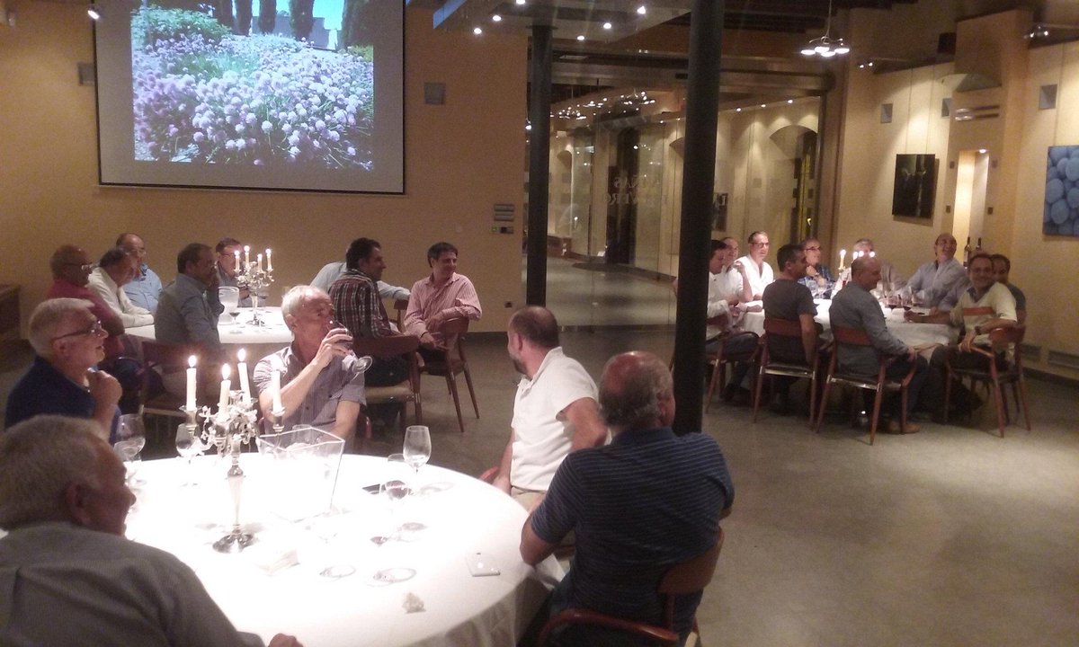 Sigue el espectáculo en <a href="/VinasdelVero/">Viñas del Vero</a>  con los amigos del vino de Huesca.