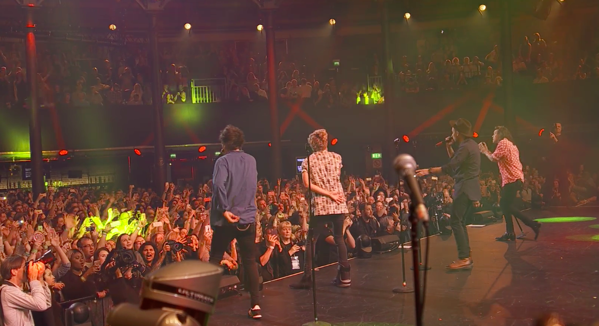 .<a href="/onedirection/">One Direction</a> take to the <a href="/RoundhouseLDN/">Roundhouse</a> stage for their set at the #AppleMusicFestival > apple.co/festival2015