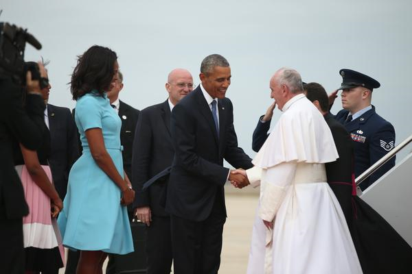SusanaNews's tweet photo. El papa Francisco llega a EEUU por primera vez!!! Cobertura especial #ALas6 @NU34LA @Leon_Krauze @FAveleyra http://t.co/ouhakG7GcE