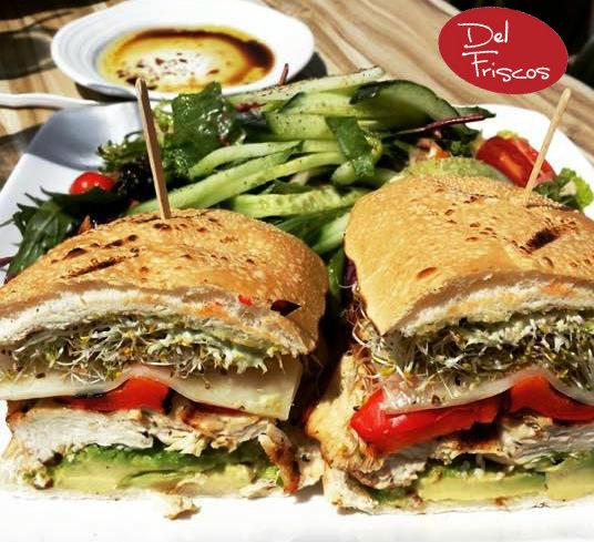 Un sandwich gourmand de notre menu style Italien Américaine Créative! #DelFriscos #Restaurant #Boucherville #DDO #Mtl