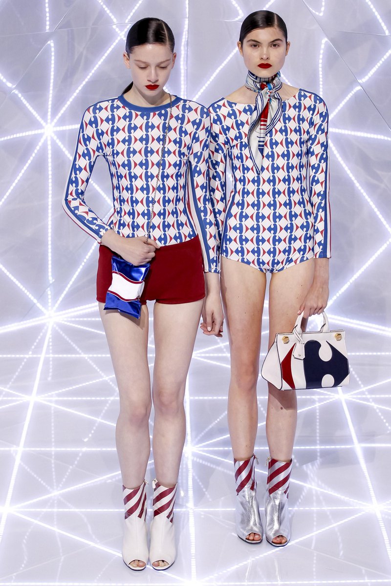 lesbranches_'s tweet photo. This time #AnyaHindmarch includes #carrefour logo on #summer16 collection. @anyahindmarch http://t.co/cUD5HFA8jn