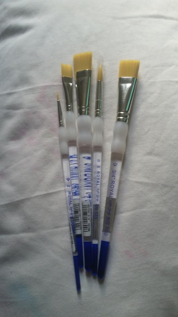 StinesBodyArt's tweet photo. New Brushes bought today! #creativity #art #bodypaint #facepaint #bodyart #lookoutshesback #brushes http://t.co/wu6RjrrCs1