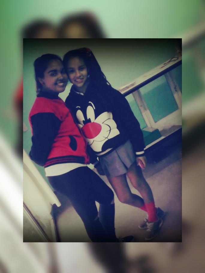 13Eandi's tweet photo. Las Amigas  Como Tu Son Las Que Hacen Que La Amistad 
Tenga Significado De Verdad..
#TeAmoYamiii
@YasminGregora :p http://t.co/feuoUx30Nv