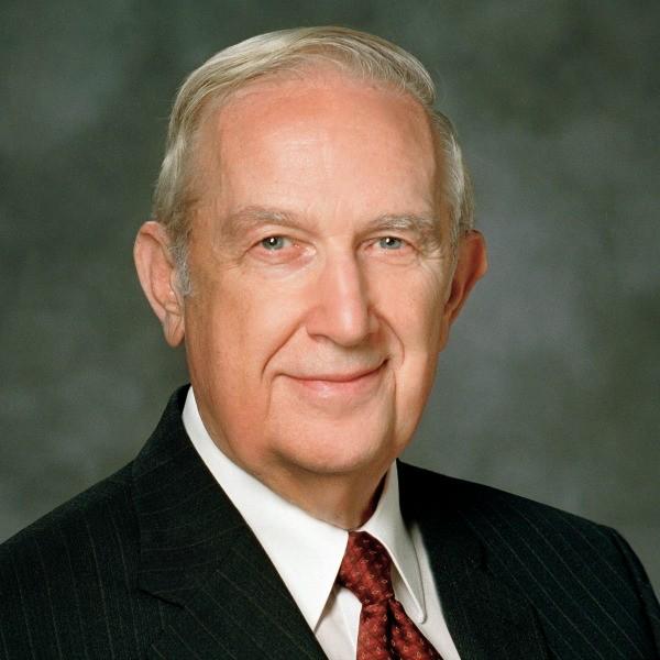 Addfaith_'s tweet photo. Elder Richard G. Scott Dies at Age 86 http://t.co/ZLifqbn9nF http://t.co/jfkViqP3Y9