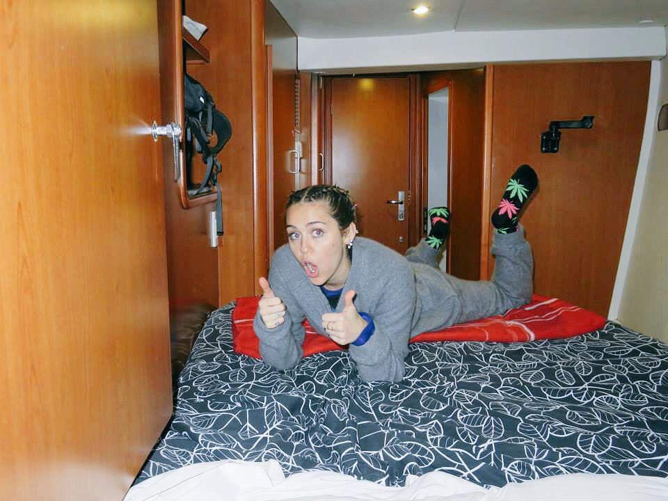 Miley Cyrus Updates tweet media