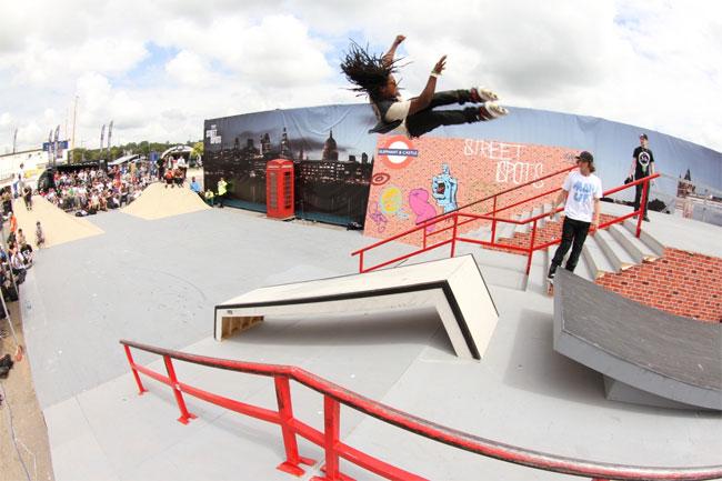viralverbatim's tweet photo. @ShrickApp : Twitch "like" for extreme sports.#mistyflip #frontsidegrind @redbullLAX #signem https://t.co/8vXEbvD6ky http://t.co/rYbIHVYOji
