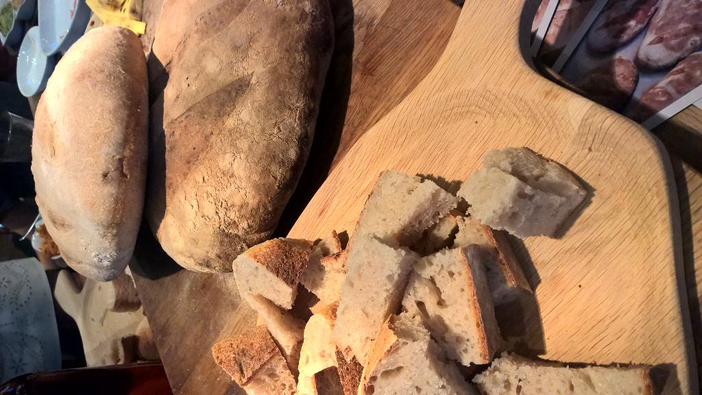 secretcalories's tweet photo. .@ecopizzaLDN @yelplondon sourdough...oh. I'll be back..soon! http://t.co/4lnMw91Hdr