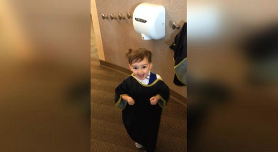 XLERATORHD's tweet image. Little girl discovers XLERATOR for first time, loves it-we love she keeping those hands clean! bit.ly/1iXv8t0