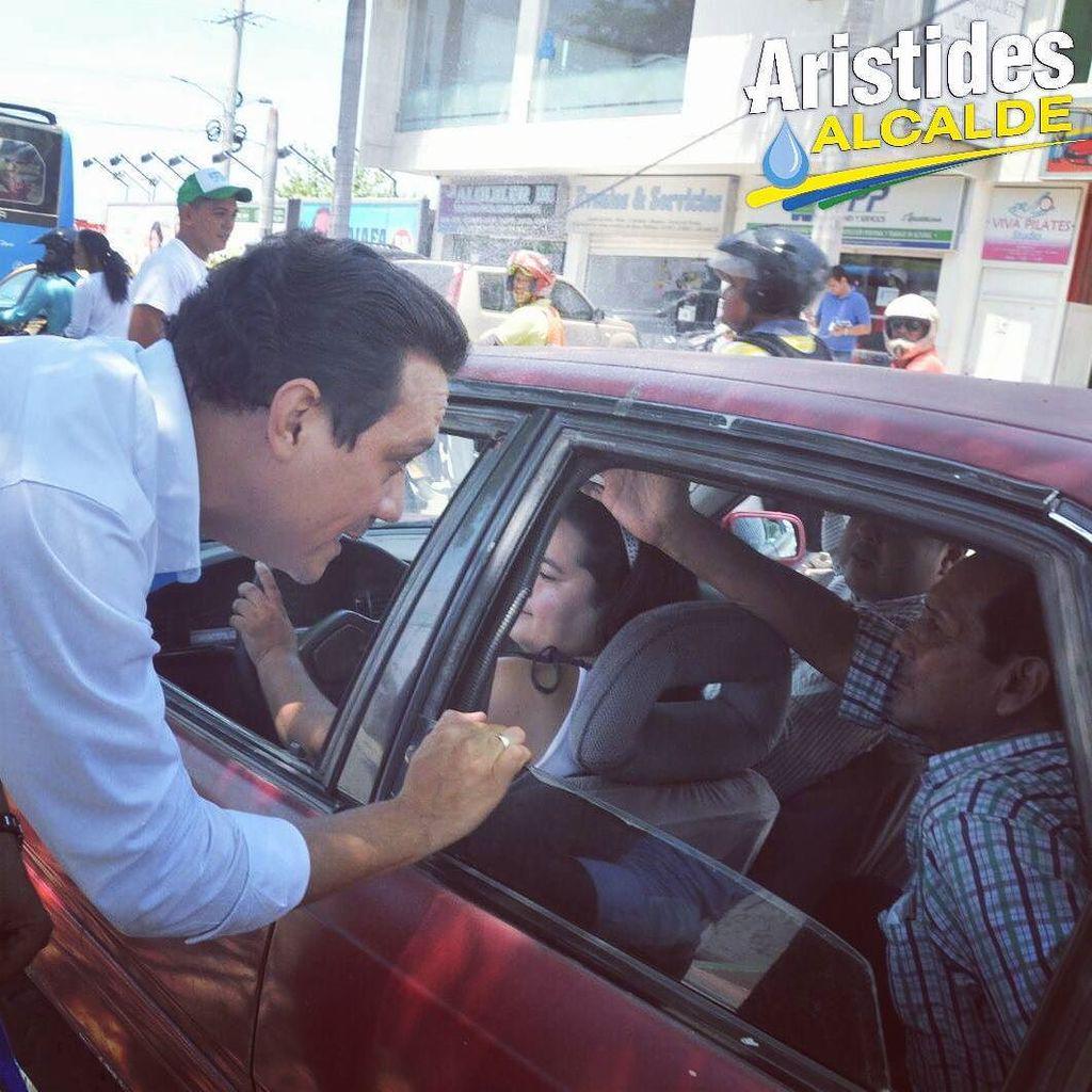 otraSMesposible's tweet photo. En las calles de Santa Marta iniciamos nuestro sueño de ciudad, hoy lo seguimos fortalecie… http://t.co/kQfaLtAd6P http://t.co/rtOzEnuGhn
