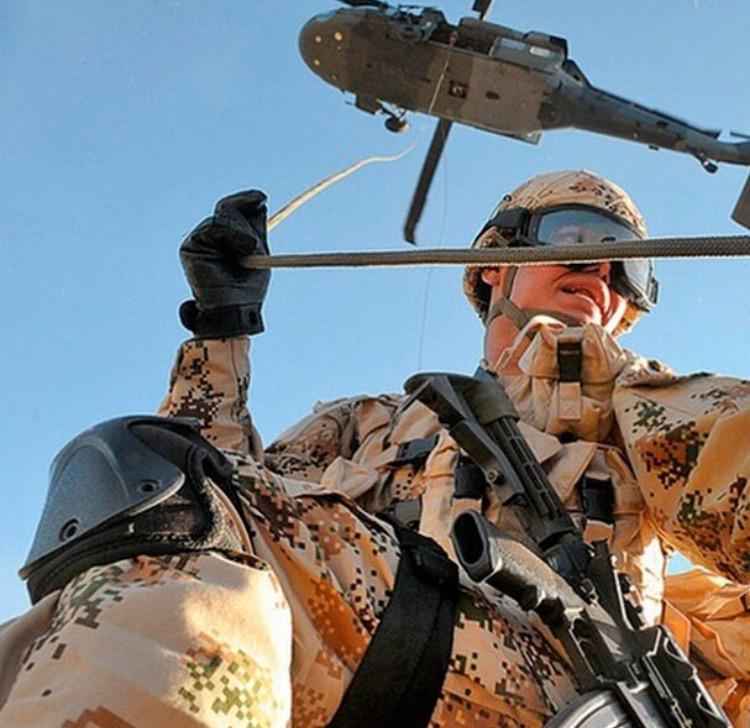 Ejercito_Div1's tweet photo. Desde la #RegionCaribe nos preparamos continuamente para defender y servir a los colombianos #Rapell #Buenavista http://t.co/4pOudXLfzJ