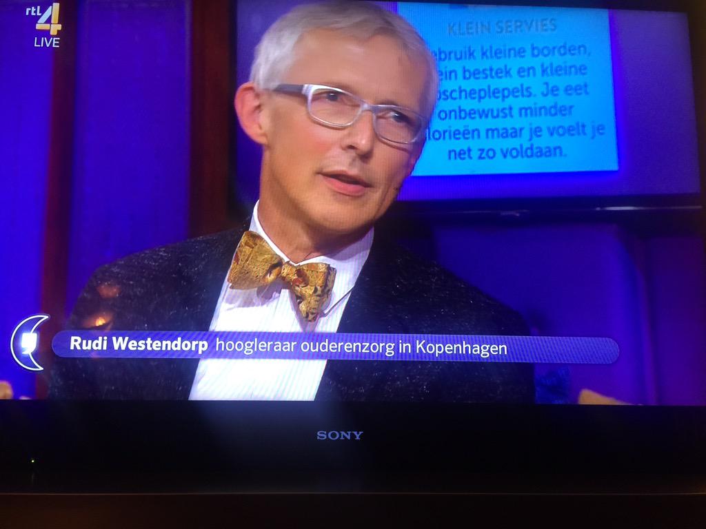 wondervol's tweet photo. Fijn! Eindelijk iemand die t snapt. En zegt op tv: Lijnen/diëten helpt niet. @RTLLateNight nu op rtl4 http://t.co/4AIqrtTgbf