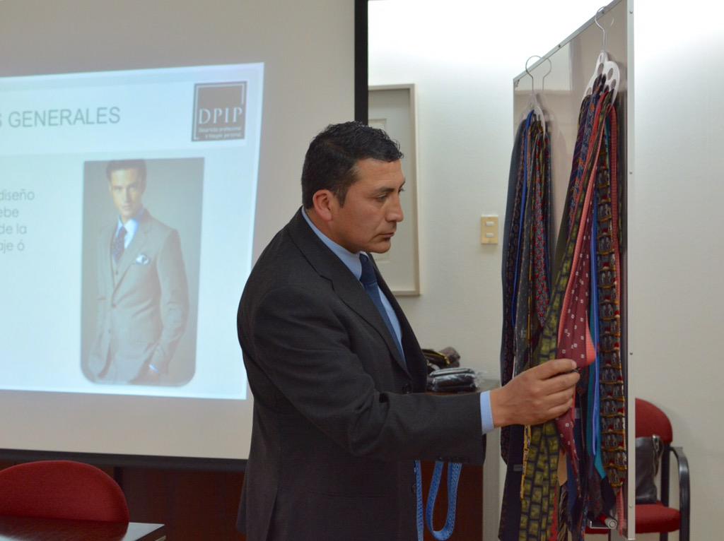 Imagen_cl's tweet photo. Martes por la tarde junto a @larrainvial en taller de #ImagenCorporativa 👔✔️ #ImagenPersonal #asesoriadeimagen http://t.co/TAz1WNIO9U