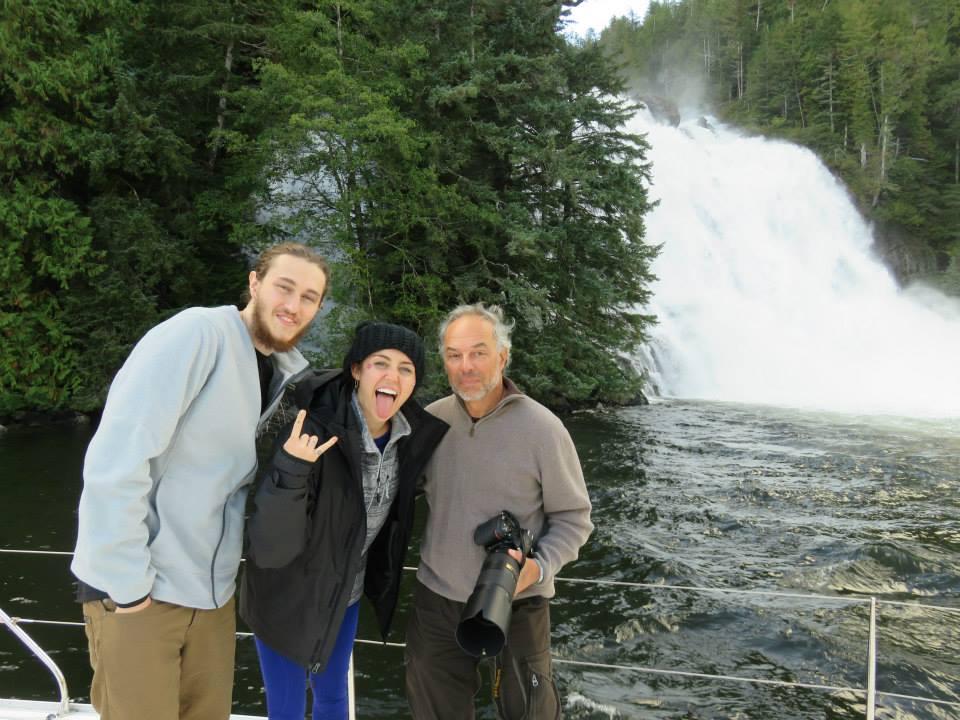 Miley Cyrus Updates tweet media