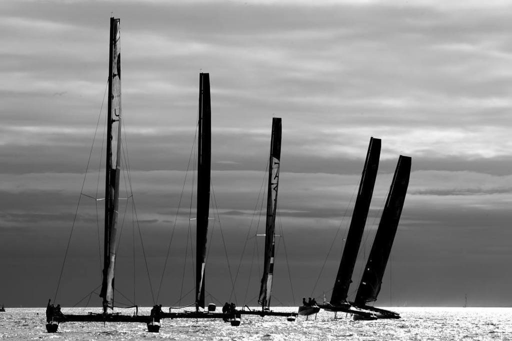 SandervdBorch's tweet image. Lining up

#catsailing #catamaran #notfoiling #blackandwhite #bw #ex40 #extreme40 ift.tt/1ivc0qA