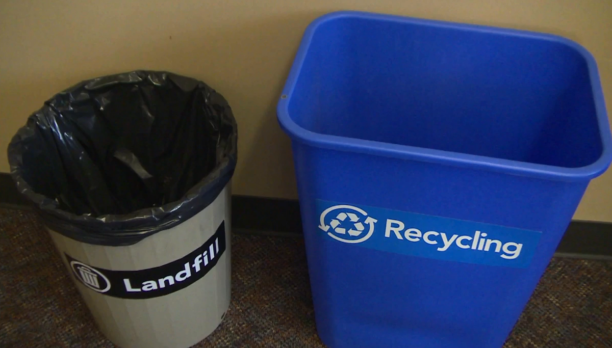 #SeattlePublicSchools are transitioning to mandatory #composting and improved #recycling.

sps.ss8.sharpschool.com/cms/One.aspx?s…